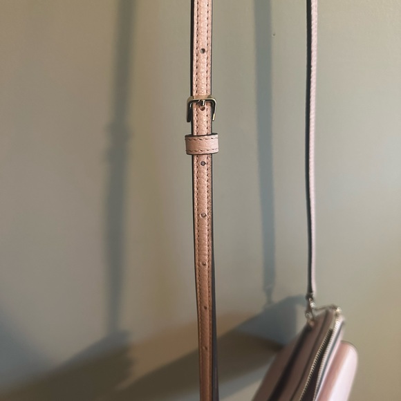 Kate spade cross shoulder purse - Picture 4 of 7